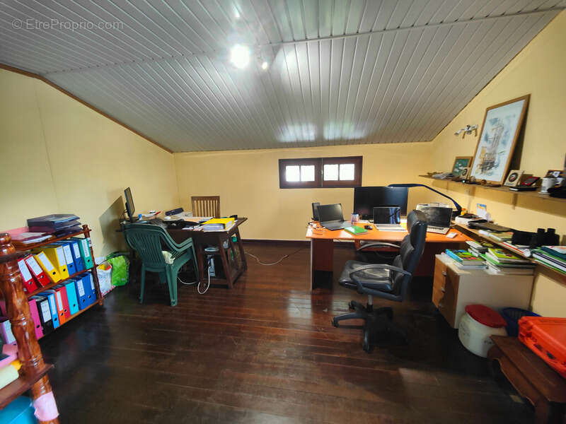 Maison à REMIRE-MONTJOLY