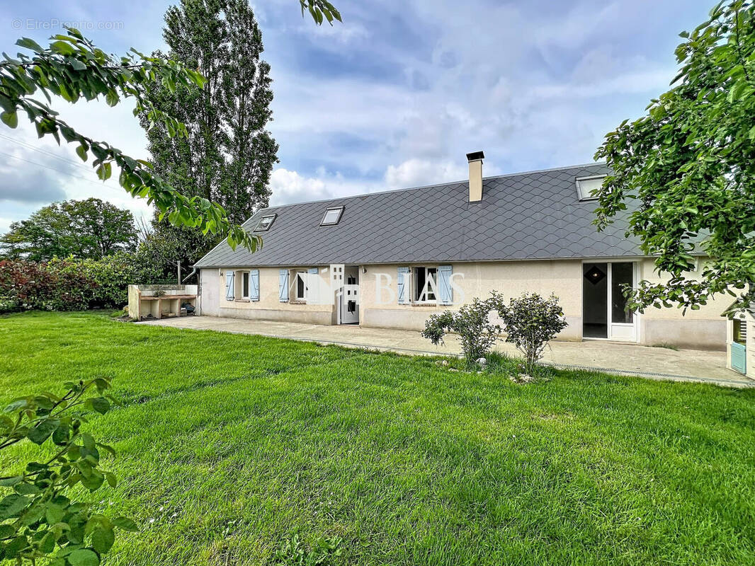 Maison à LE NOYER-EN-OUCHE