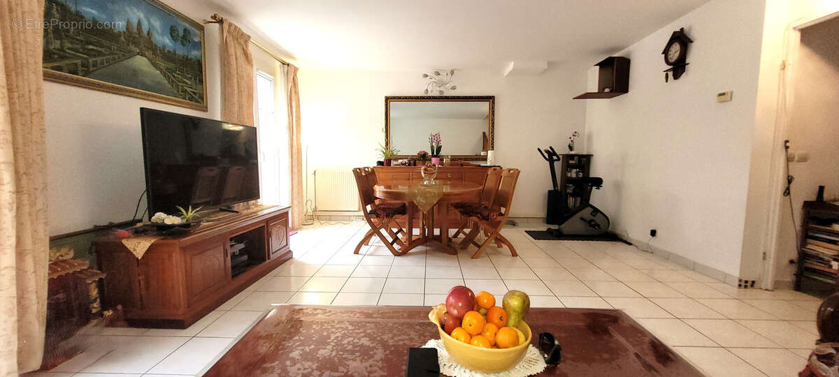 Maison à SERRIS