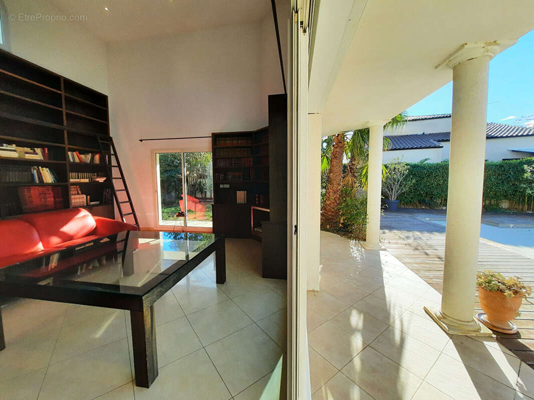 Maison à VILLENEUVE-LES-MAGUELONE