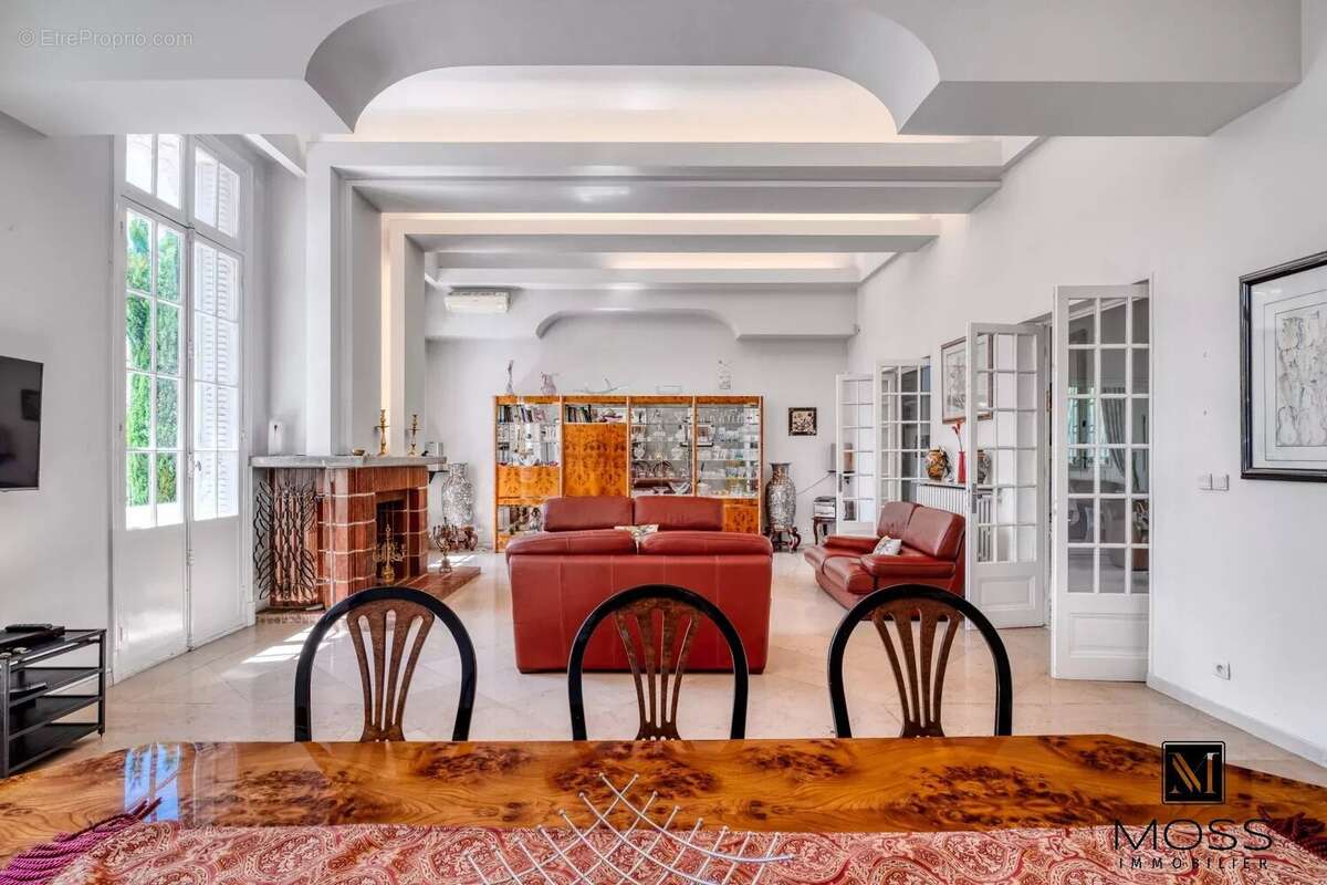 Parc Chambrun . Superbe Villa de 10 Pieces - photo 22