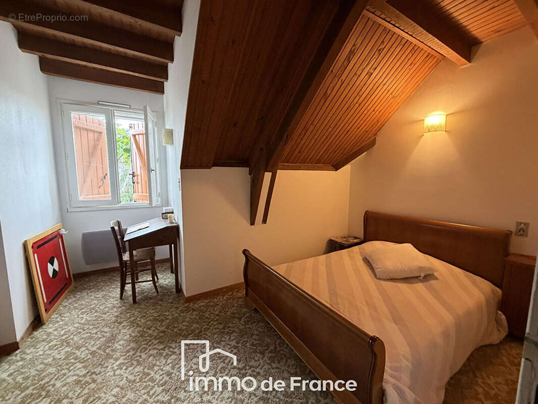 Proche Vallée du LOT- Maison isolée ( 150m2) avec piscine - photo 15