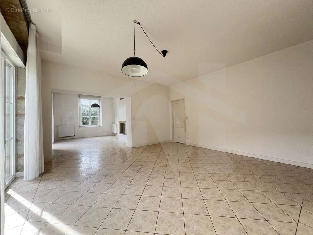Appartement à POISAT