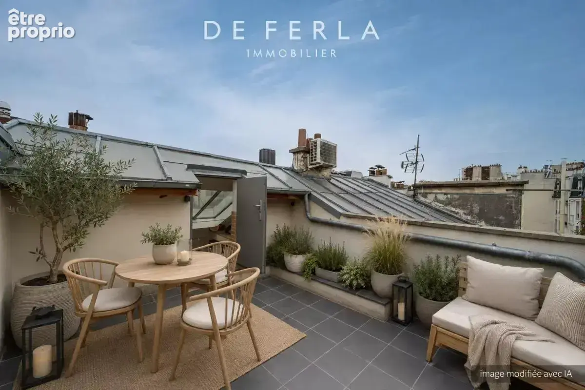 RUE ROGER : Triplex familial - derniers étages - baigné de lumière - terrasse plein sud - photo 2