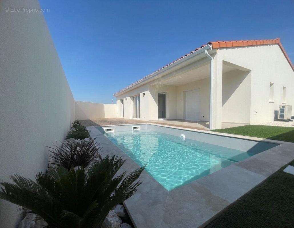 Maison à NISSAN-LEZ-ENSERUNE