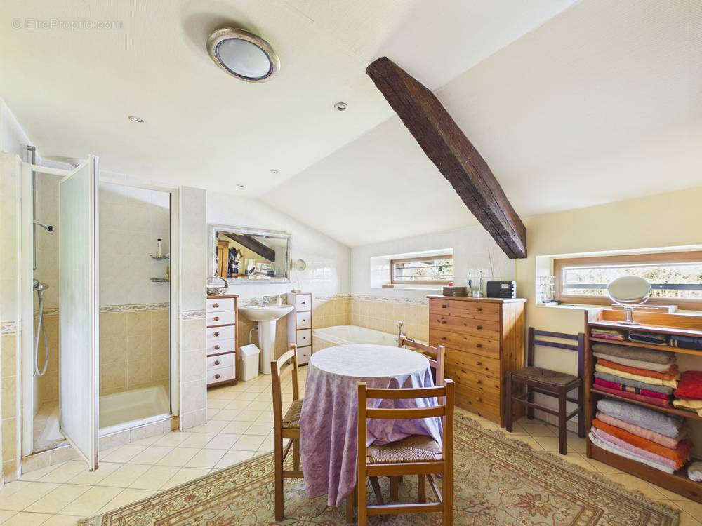 Maison à NOUAILLE-MAUPERTUIS