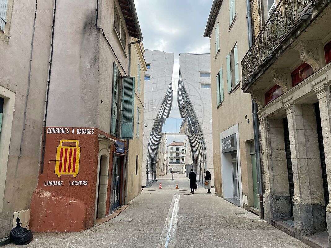 Autre à NIMES