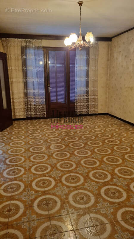 Maison 118 m² à Entraigues-Sur-La-Sorgue  - photo 8
