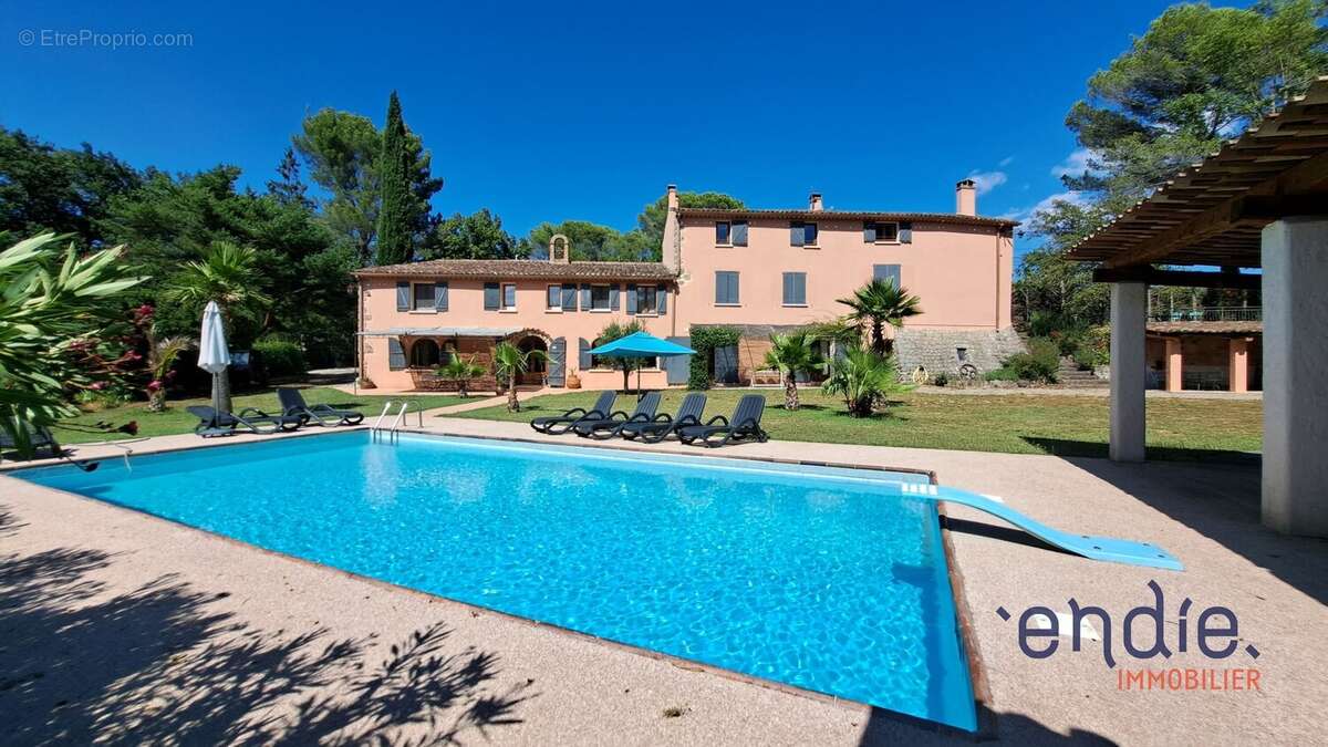 VILLECROZE mas de 450 m² idéal gites ou chs d'hôtes - photo 5