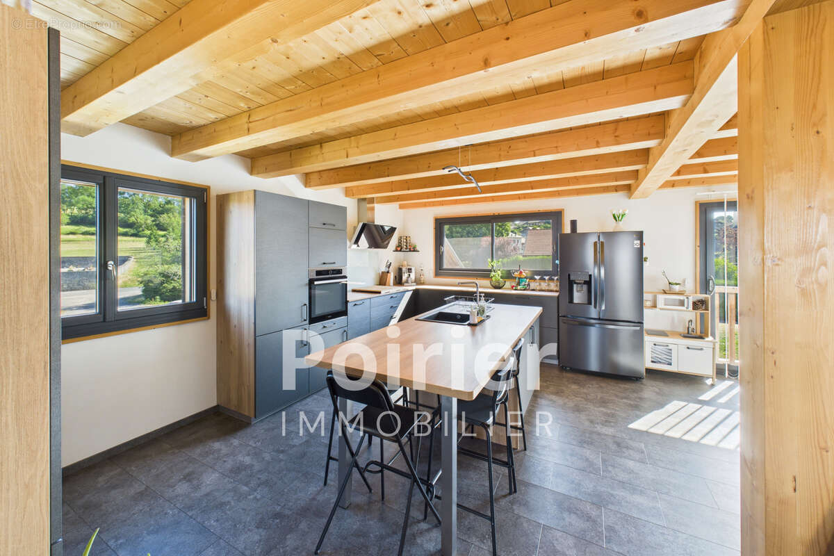 Maison à THOLLON-LES-MEMISES