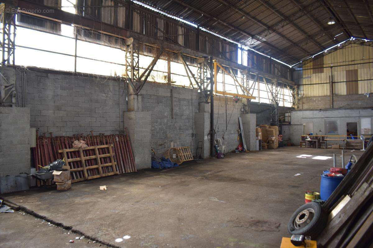 Commerce à L'HOPITAL