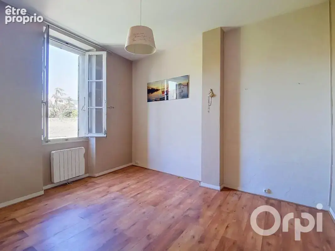 Toulon Ouest Pont du las (83200) Appartement Type 4 avec deux grande pièce de rangement sous comble - photo 3