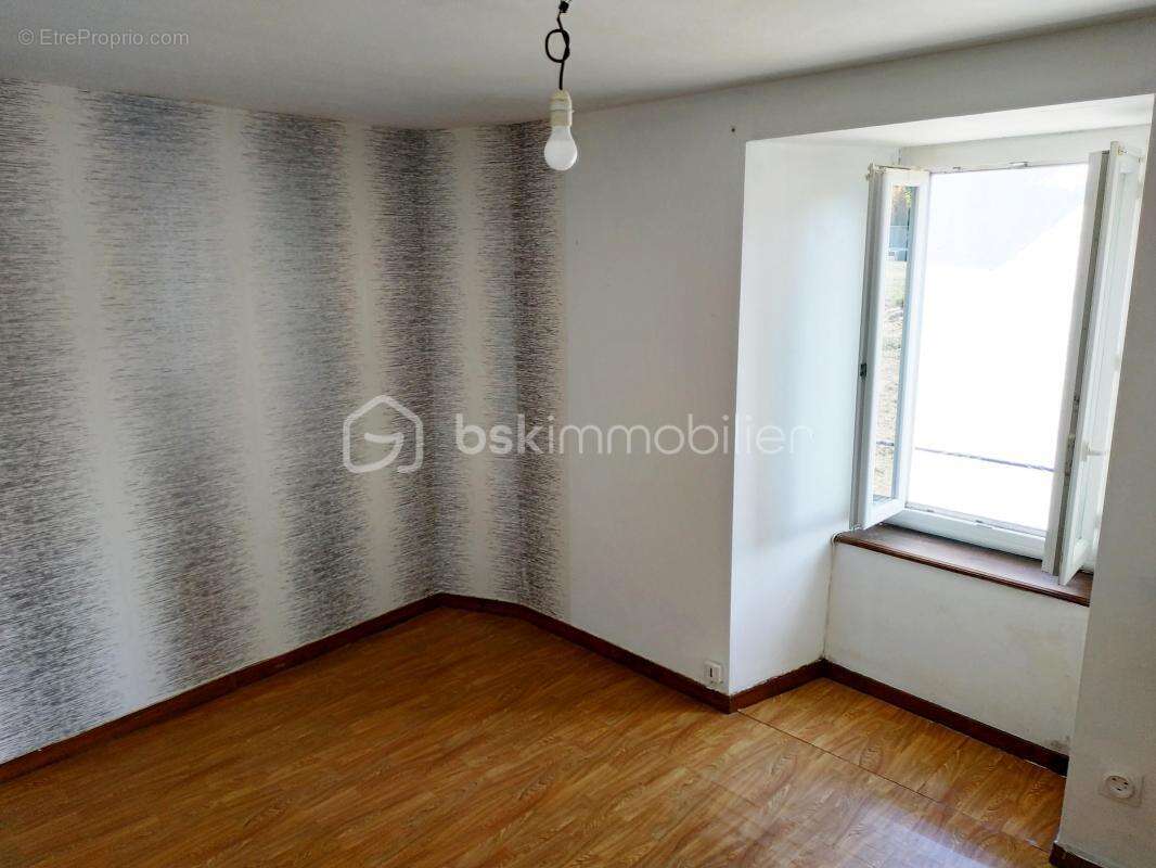 A SAISIR ! Maison de village, 80 m2, 3 chambres, parking de 36 m2 - photo 5