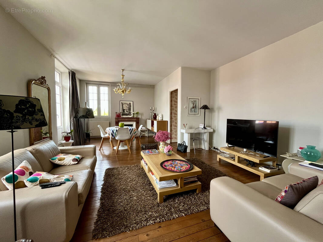 Hendaye centre-ville   Appartement de caractère 134 m2 - photo 3