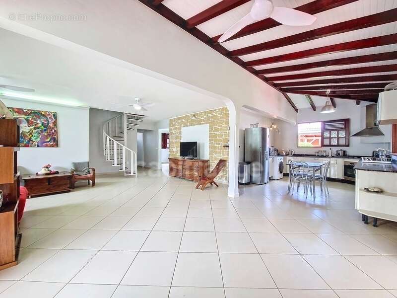 Maison à CAPESTERRE-BELLE-EAU