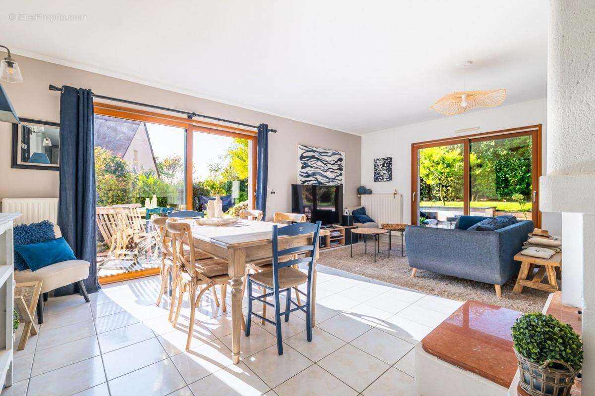 Maison à YVRE-L&#039;EVEQUE