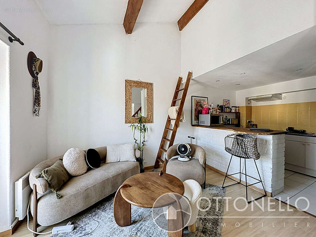 Appartement LOUÉ Roquebrune Sur Argens 3 pièces 40.80 m2 - photo 2