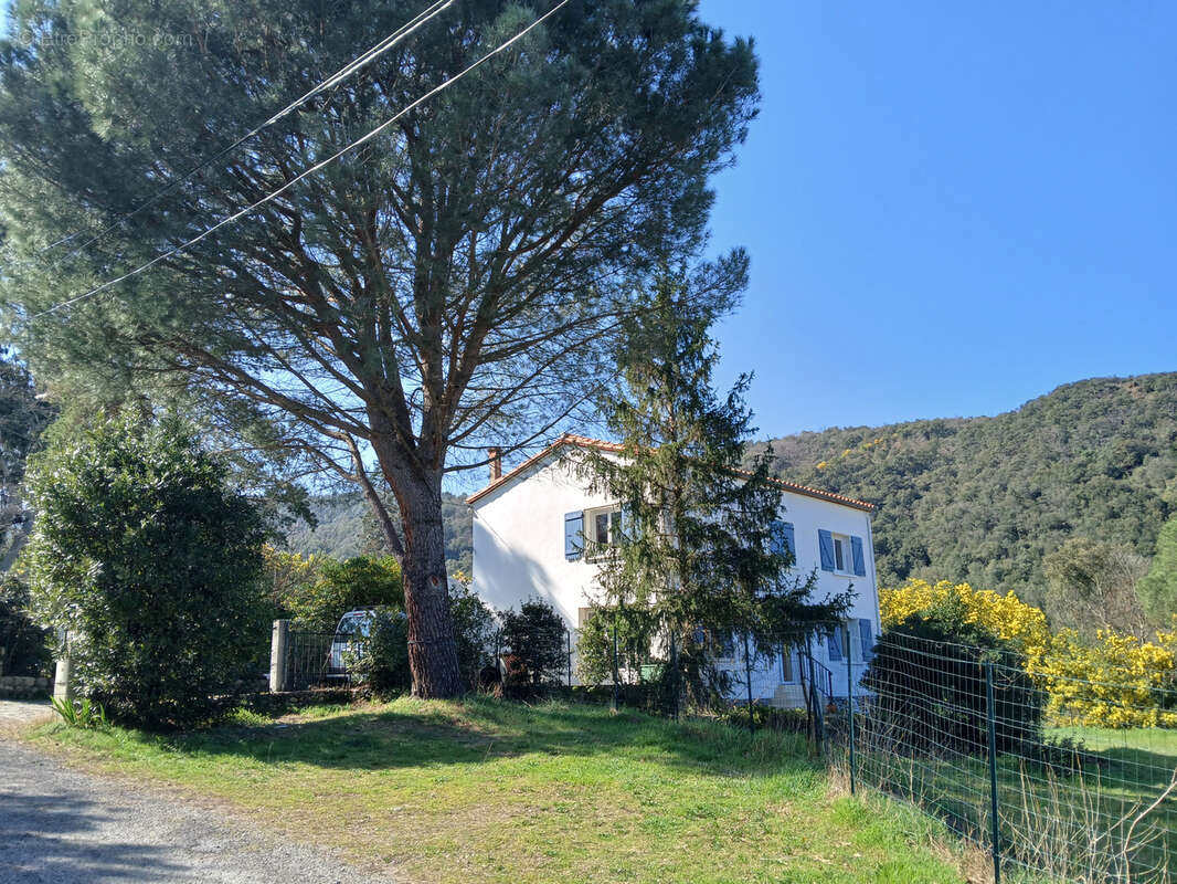 Maison à REYNES