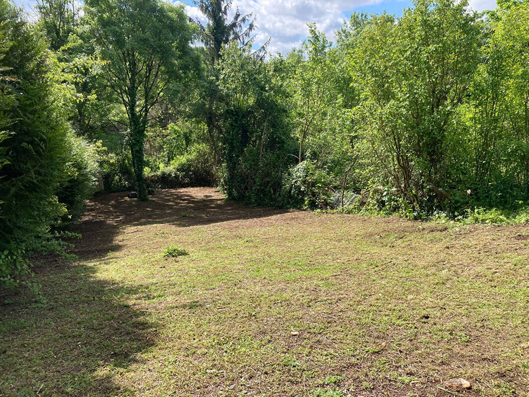 Terrain à FONTENAY-LE-COMTE