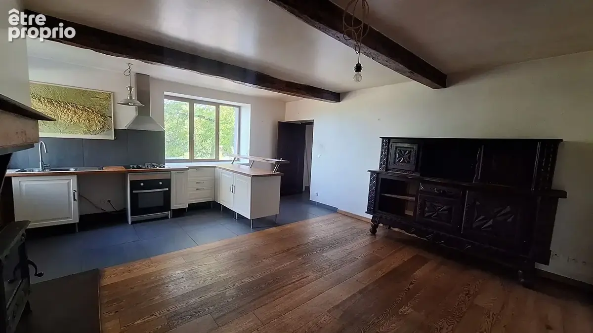 Ancien corps de ferme  T4 /5 sur 5500m² de terrain - photo 6