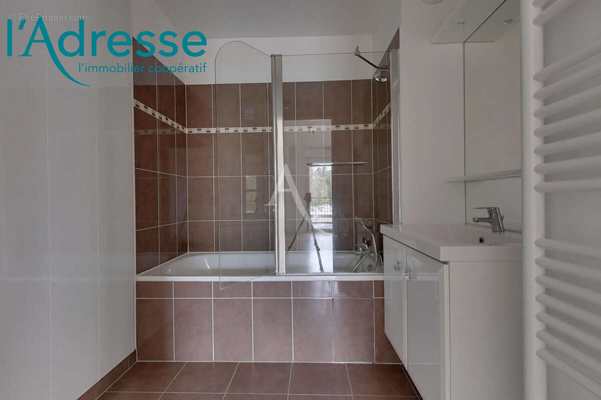 Appartement à EMERAINVILLE