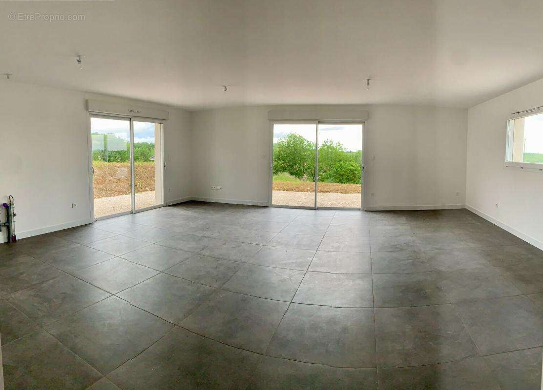 Maison à DAMPIERRE-LES-BOIS