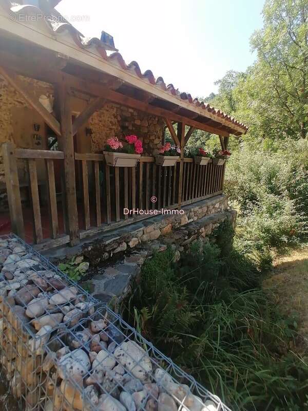 Maison 80 m² à Latouille-Lentillac  - photo 2