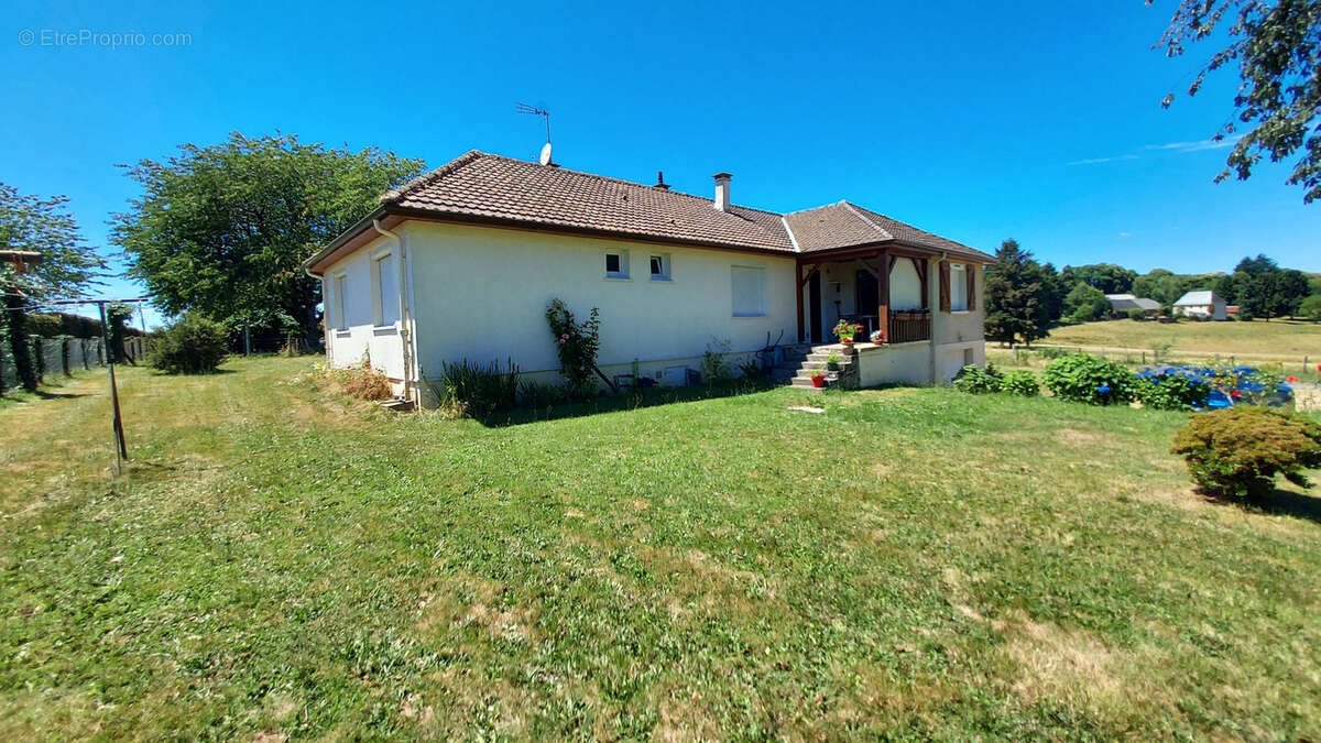 Maison à UZERCHE