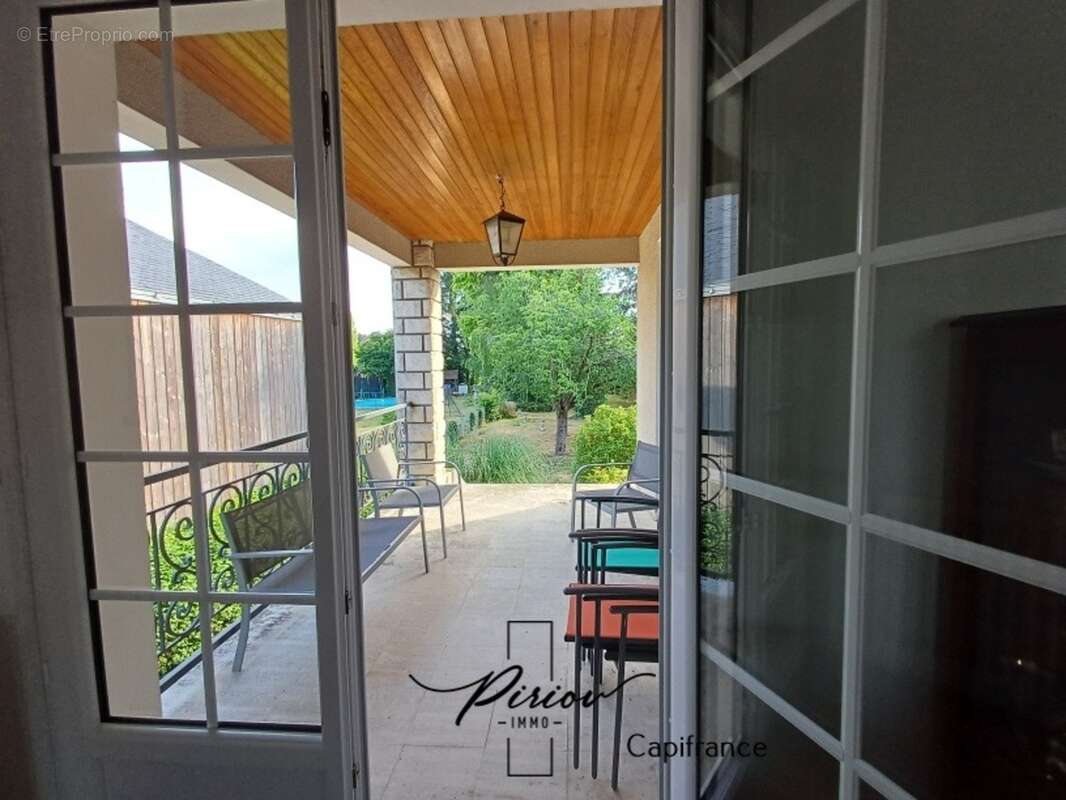 Maison familiale au coeur de Doué la Fontaine - Potentiel de 6 chambres - photo 19