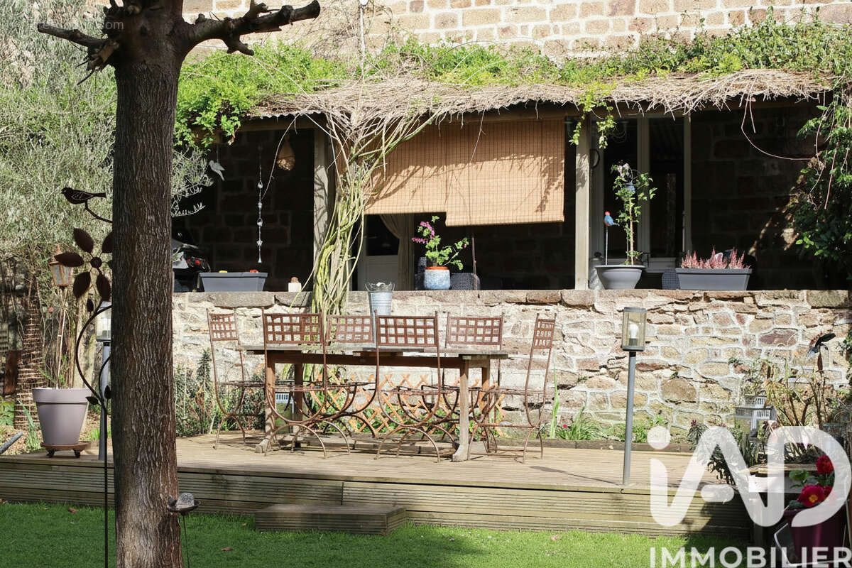 Photo 5 - Maison à AMBRIERES-LES-VALLEES