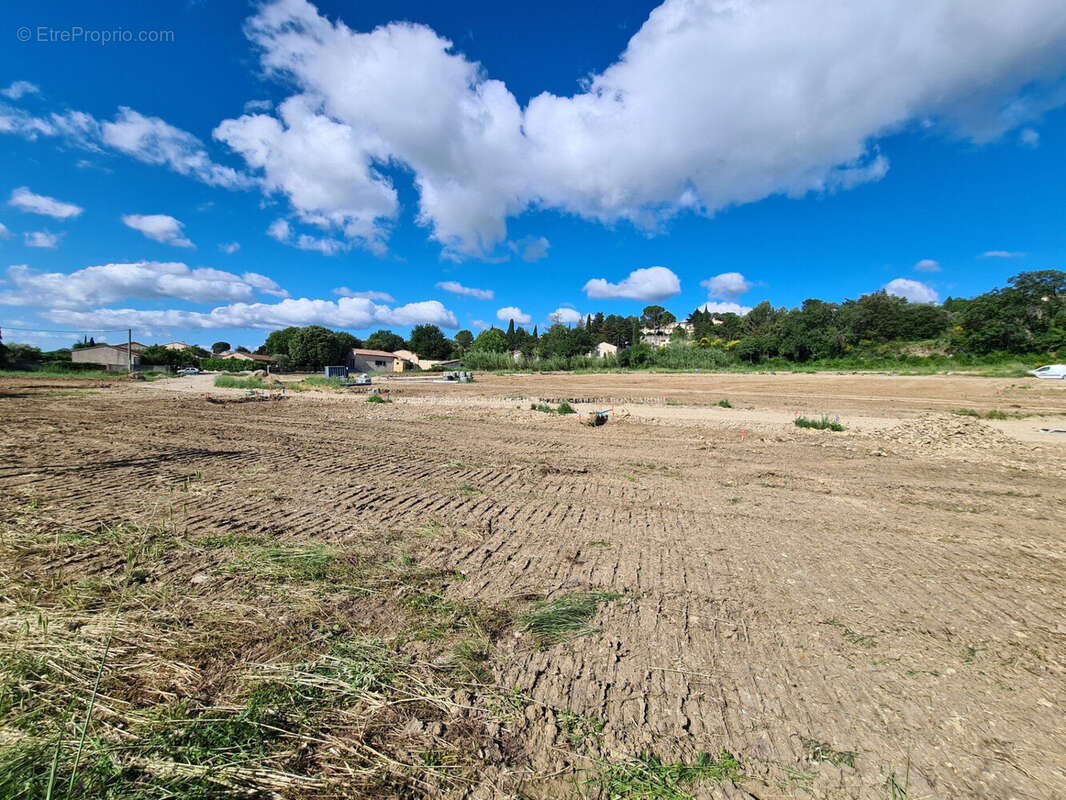Terrain 422 m² à Bourg-Saint-Andeol  - photo 5