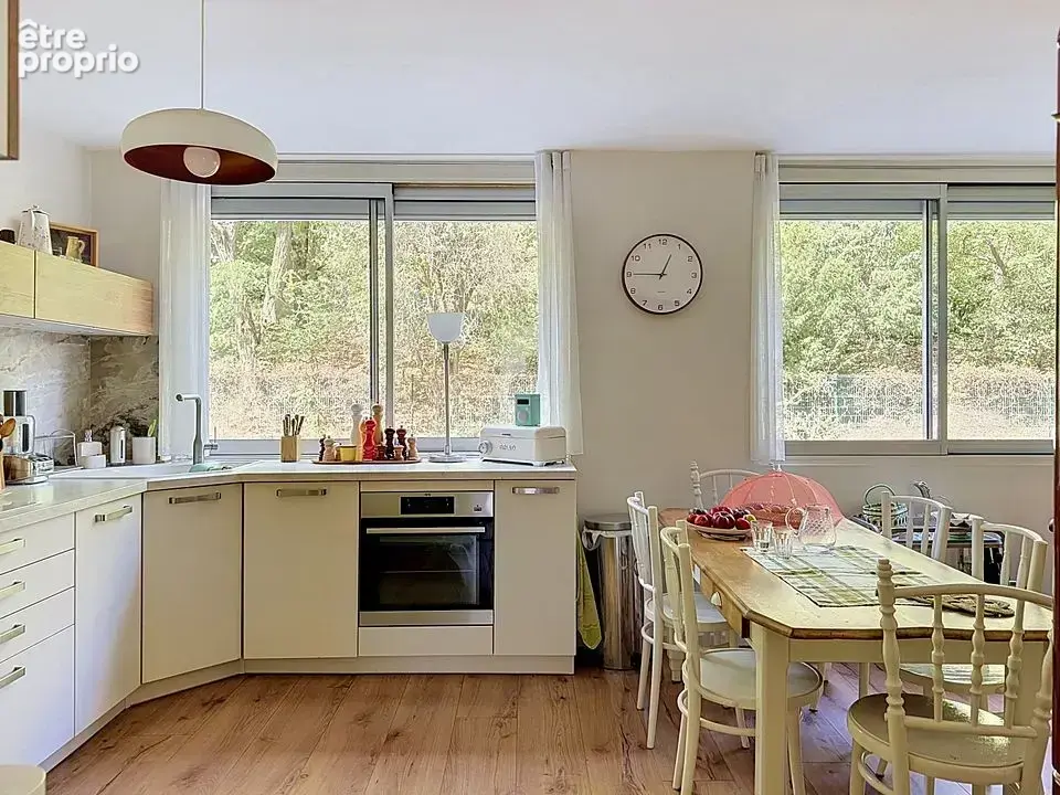 Très beau T4-5 donnant sur la verdure - photo 6