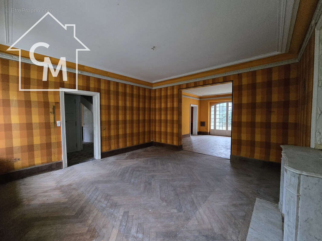Maison à LESIGNY