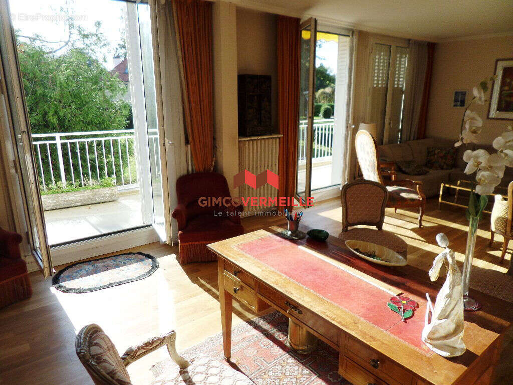 Appartement à LA CELLE-SAINT-CLOUD