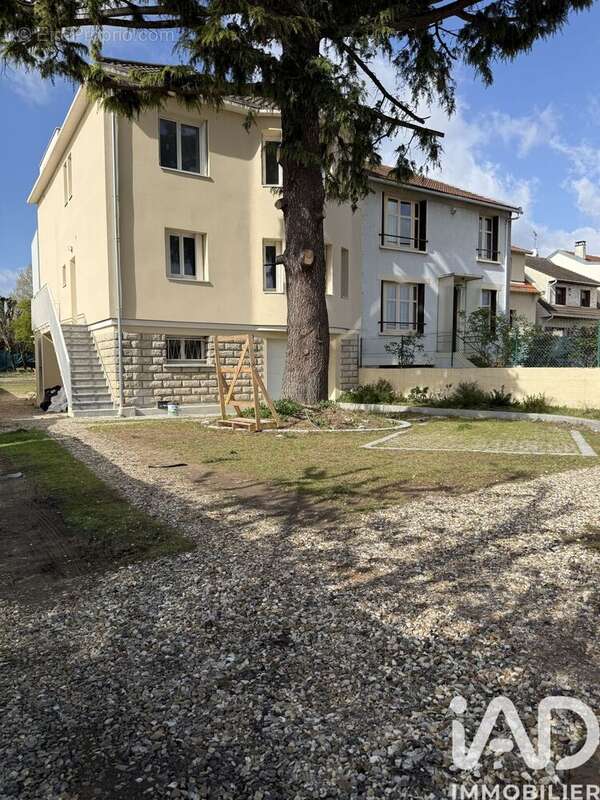 Photo 2 - Appartement à HOUILLES