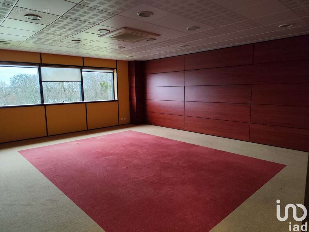 Photo 8 - Commerce à DESCARTES