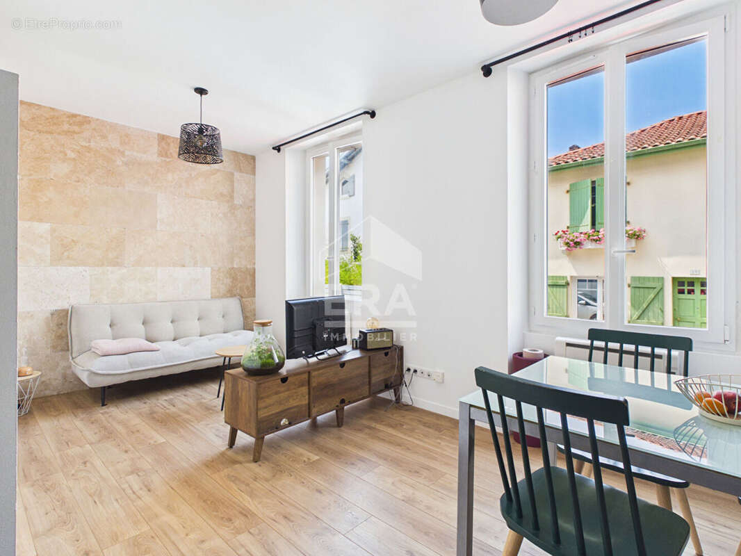 Vente - Biarritz Hyper Centre  - T2 cosy sans travaux à prévoir - coup de coeur assuré ! - photo 2