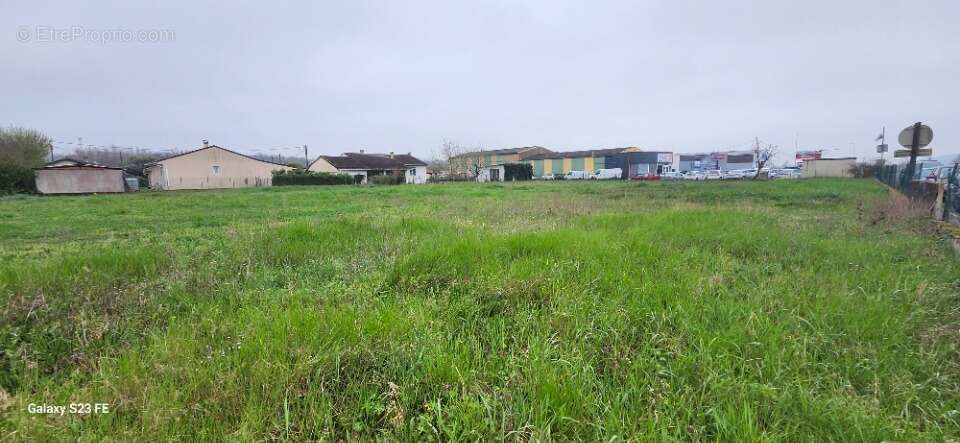 Terrain à LABOUTARIE