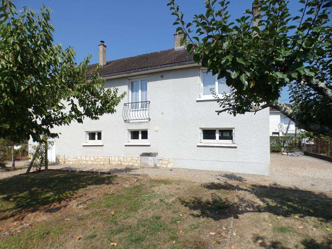 Maison à TERRASSON-LAVILLEDIEU