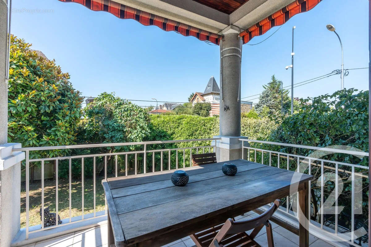 Maison à SAINT-MAUR-DES-FOSSES