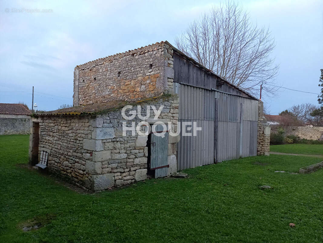 Terrain à SAINT-PIERRE-D&#039;OLERON