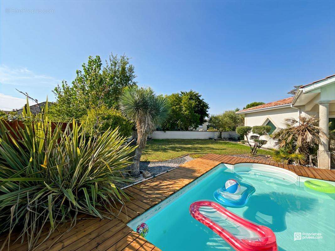 Maison à AMBARES-ET-LAGRAVE