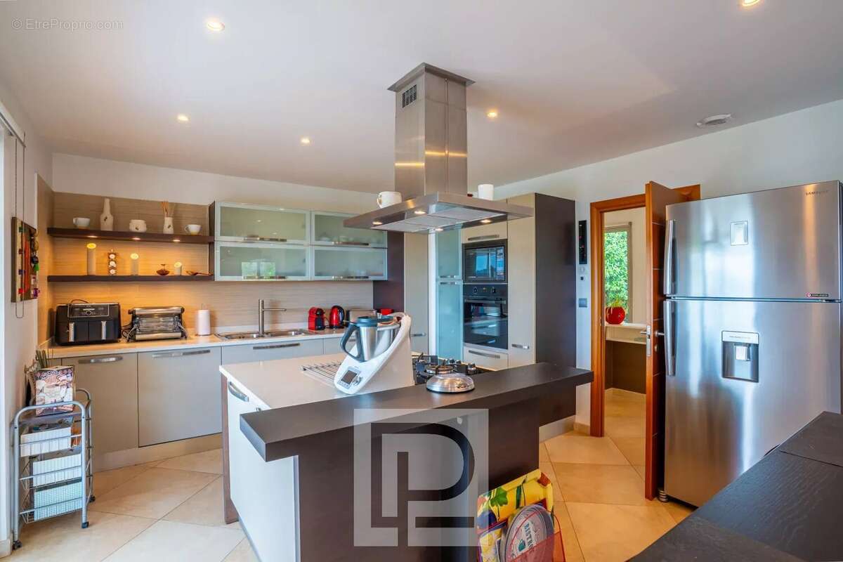 MOUGINS - Villa contemporaine avec vue Panoramique - photo 7