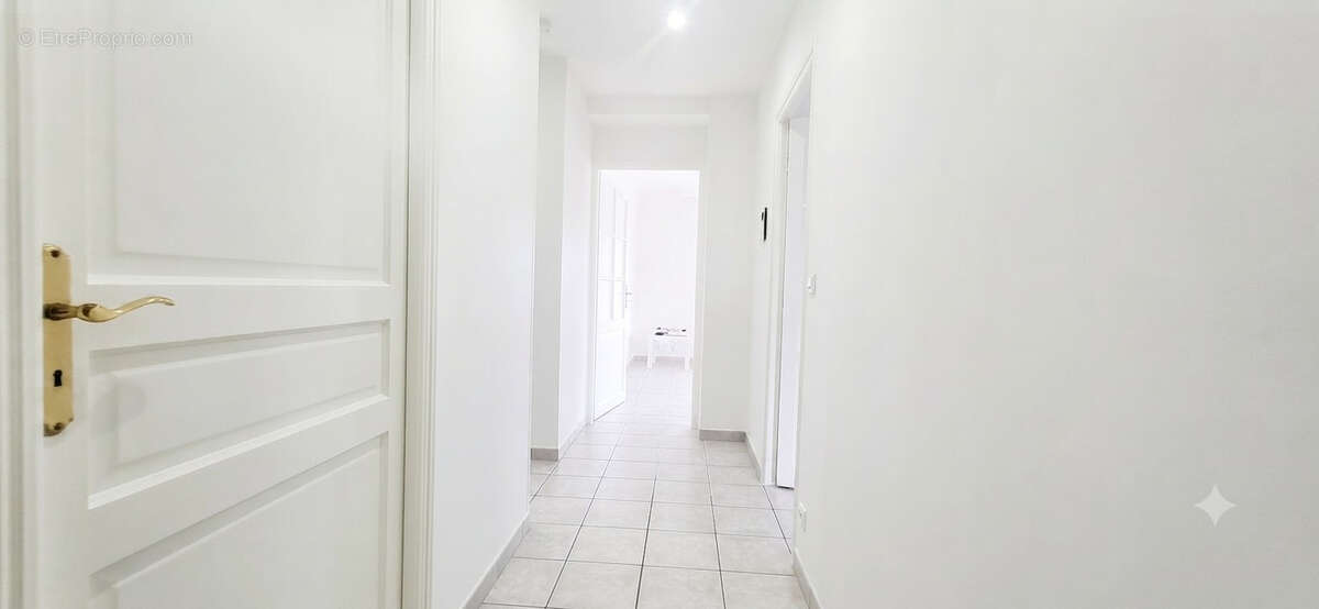 Maison Salaise Sur Sanne 9 pièces 200 m2 - photo 5