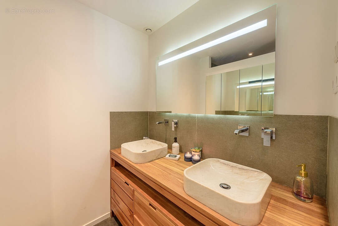 Appartement à VEYRIER-DU-LAC