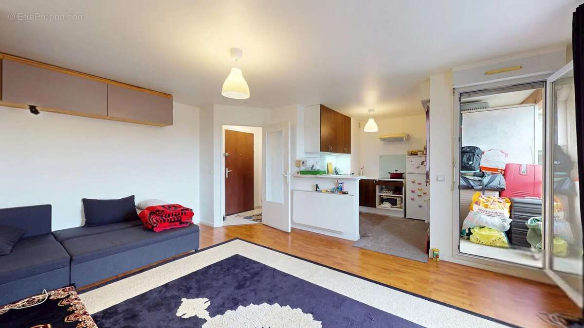 Appartement à VAUJOURS