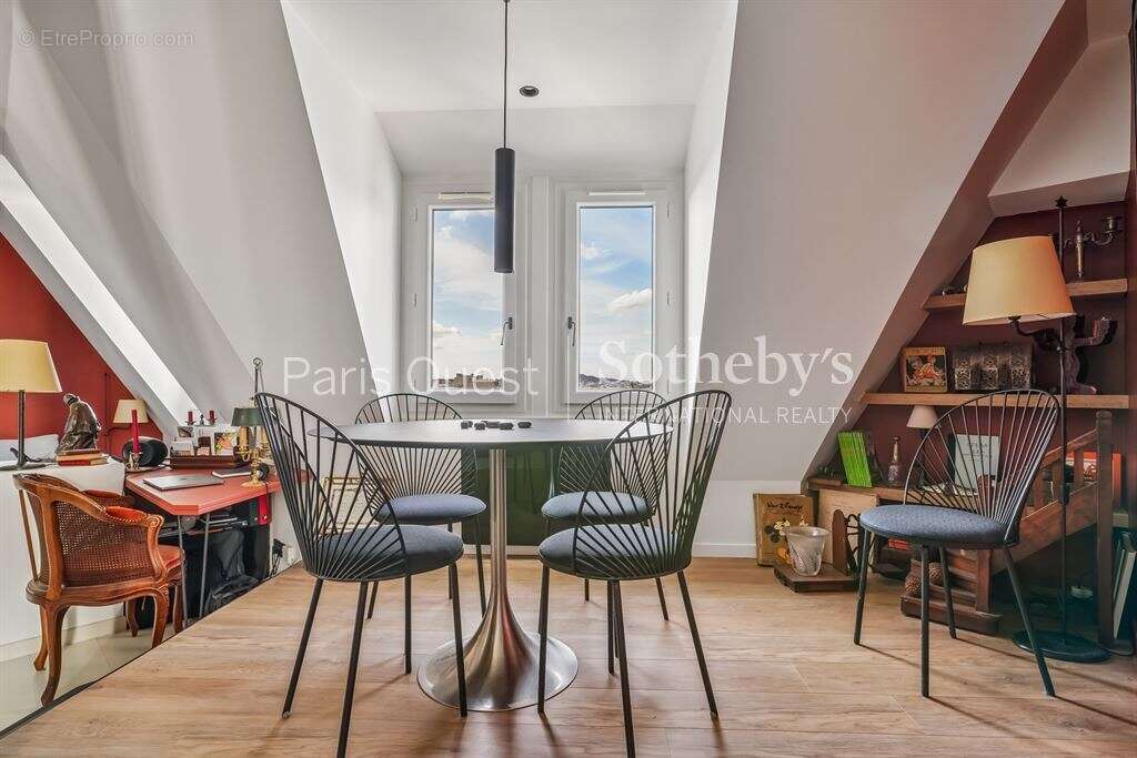Appartement à NEUILLY-SUR-SEINE