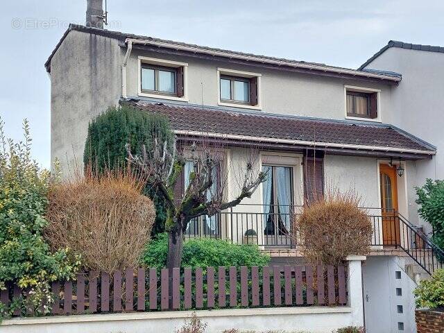 Maison à QUINCY-SOUS-SENART