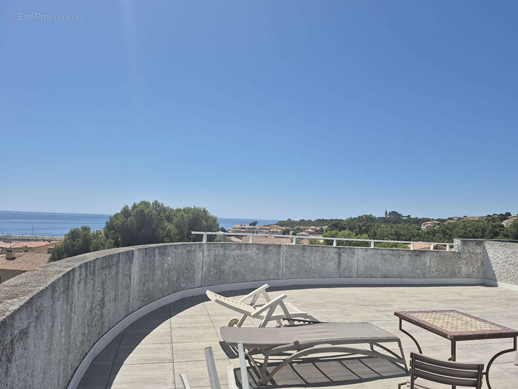 Appartement à SAUSSET-LES-PINS