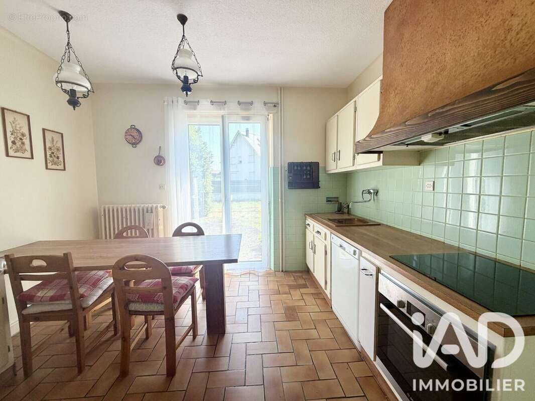 Maison 171 m² à Montreux-Vieux  - photo 4